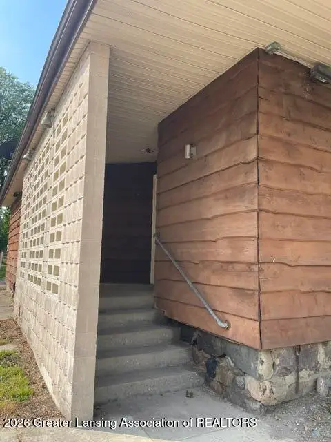 812 N Blackstone Street, Jackson, MI 49202 - #3