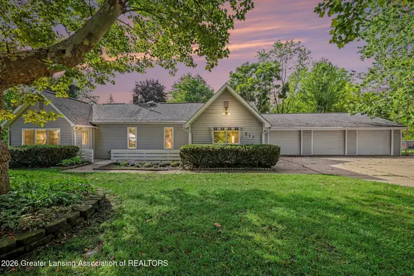 817 Ferley Street, Lansing, MI 48911
