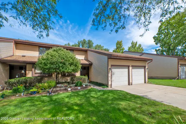 2037 E Provincial House Drive, Lansing, MI 48910