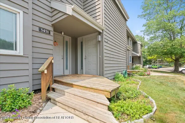 5453 Wild Oak Drive, East Lansing, MI 48823