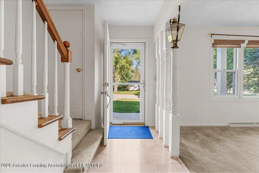 12860 Crescent Drive, Grand Ledge, MI 48837 - #2