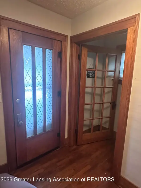 1233 Mechanic Street, Lansing, MI 48912