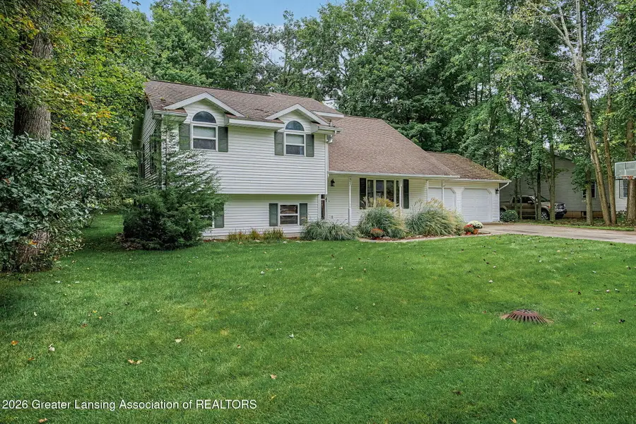 300 N Donegal Street, Eaton Rapids, MI 48827 - #3