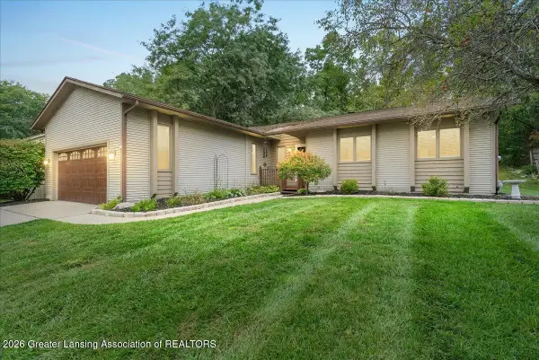 230 Williamsburg Road, Lansing, MI 48917