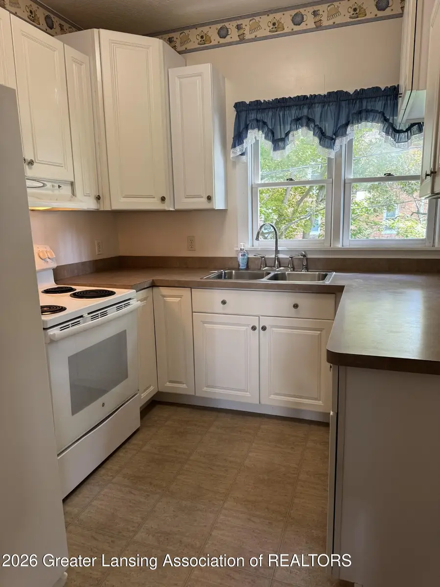 411 E Grand River Road, Laingsburg, MI 48848 - #3