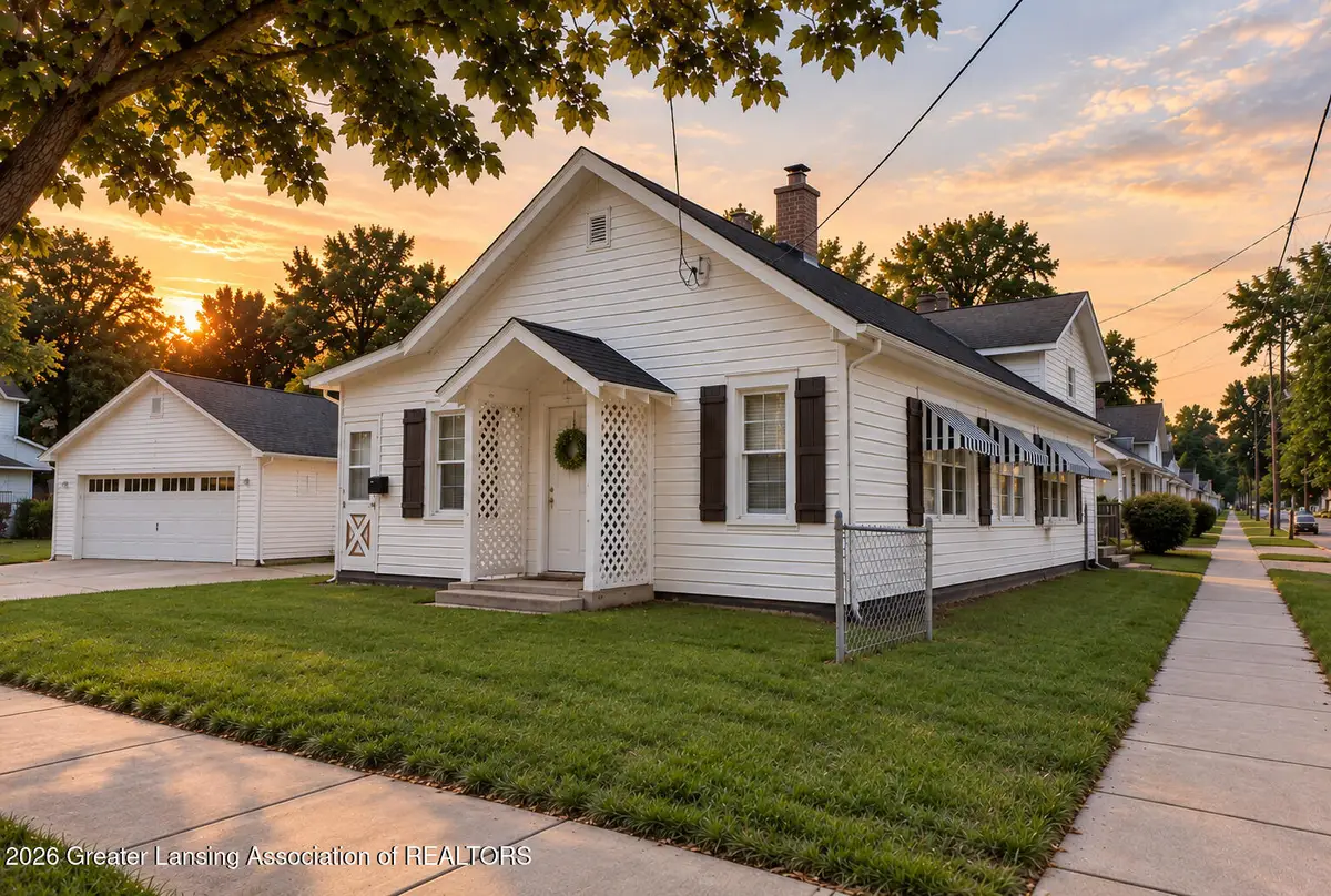 221 W Stoddard Street, Charlotte, MI 48813 - #1