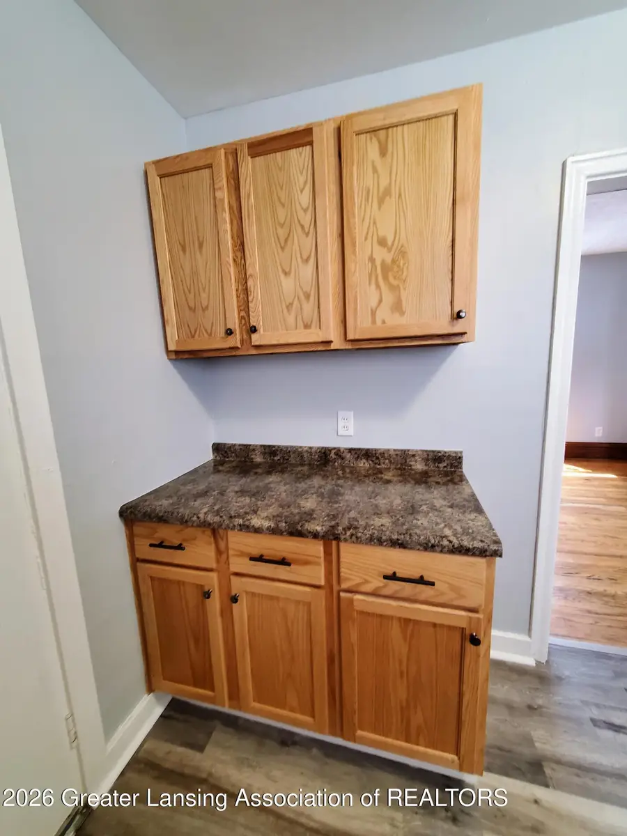 144 E Barnes Avenue, Lansing, MI 48910 - #3