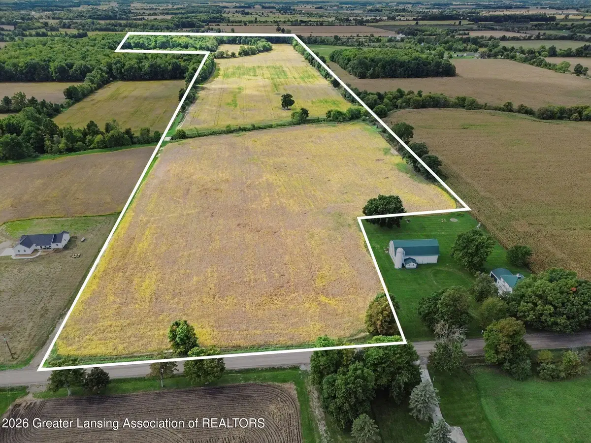 1136 S Nichols Road, Swartz Creek, MI 48473 - #1