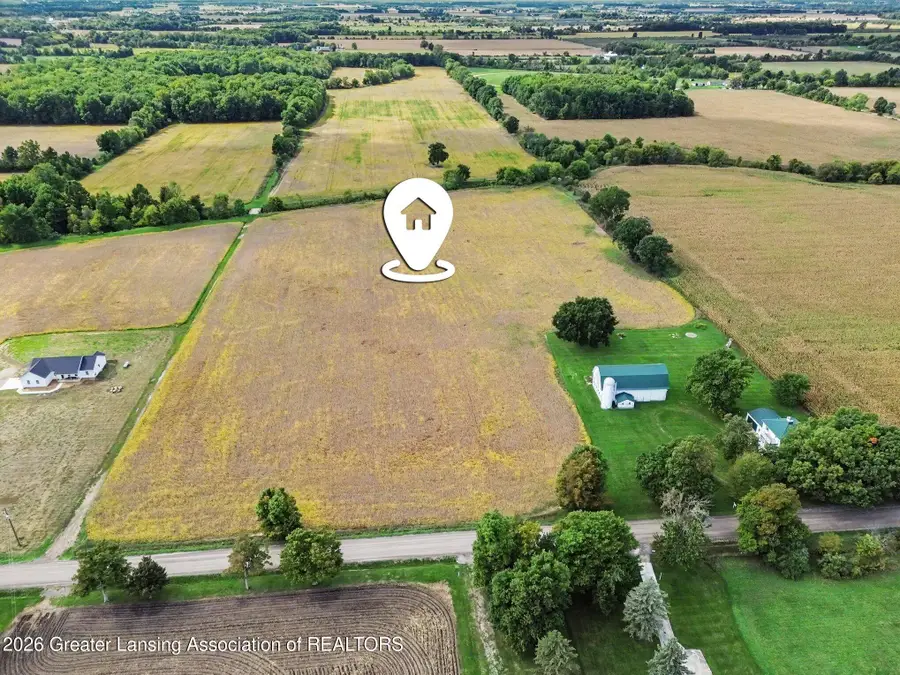 1136 S Nichols Road, Swartz Creek, MI 48473 - #3