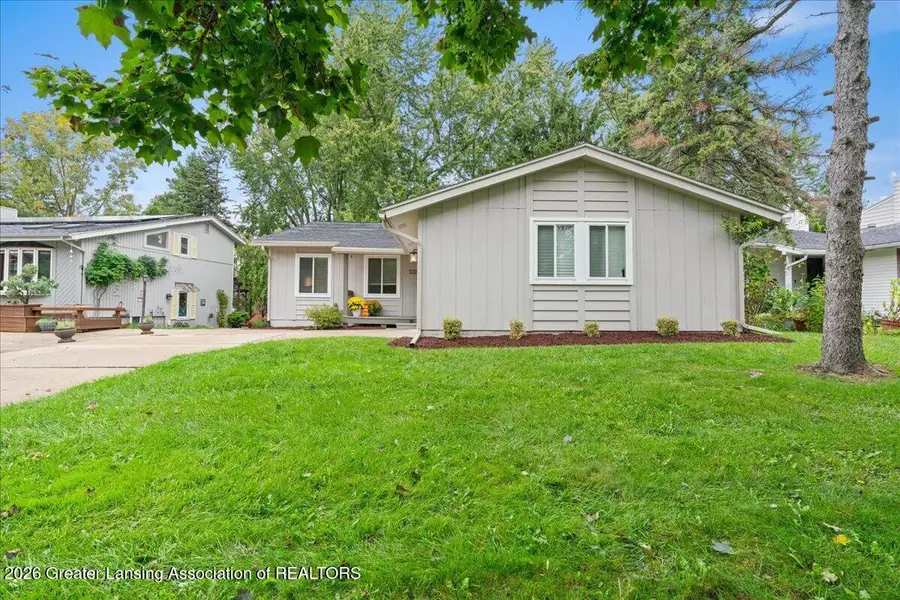 1226 Chartwell Carriage Way S, East Lansing, MI 48823 - #2