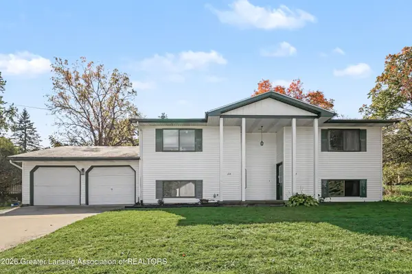 102 E Dill Drive #102, DeWitt, MI 48820