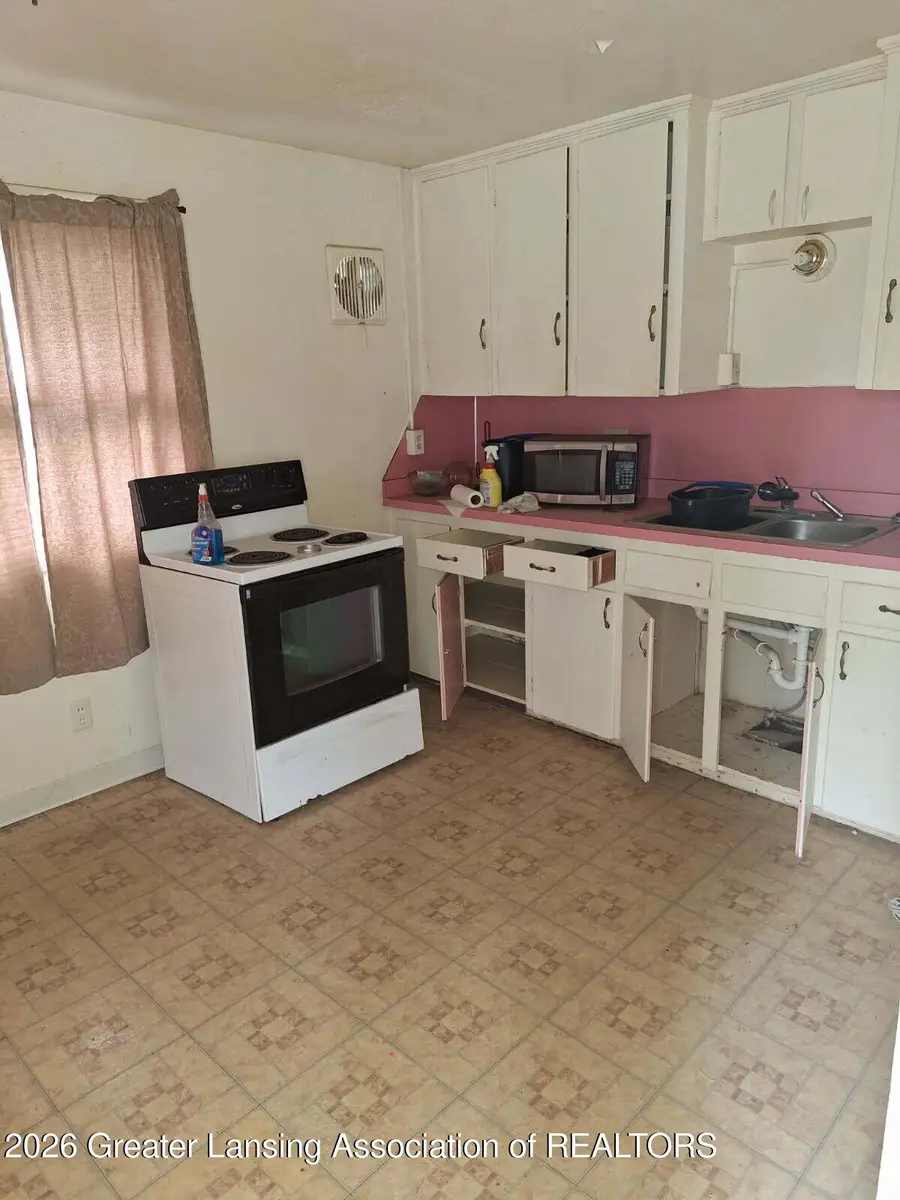 933 N Martin Luther King Jr Boulevard #N, Lansing, MI 48915 - #2