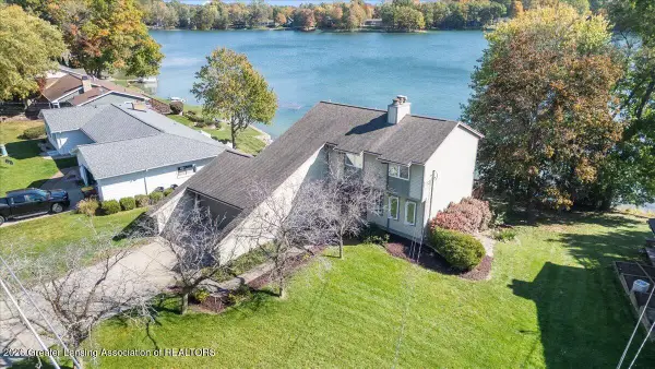 1013 W Geneva Drive, DeWitt, MI 48820