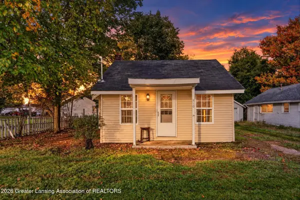 910 S Clinton Street, Charlotte, MI 48813