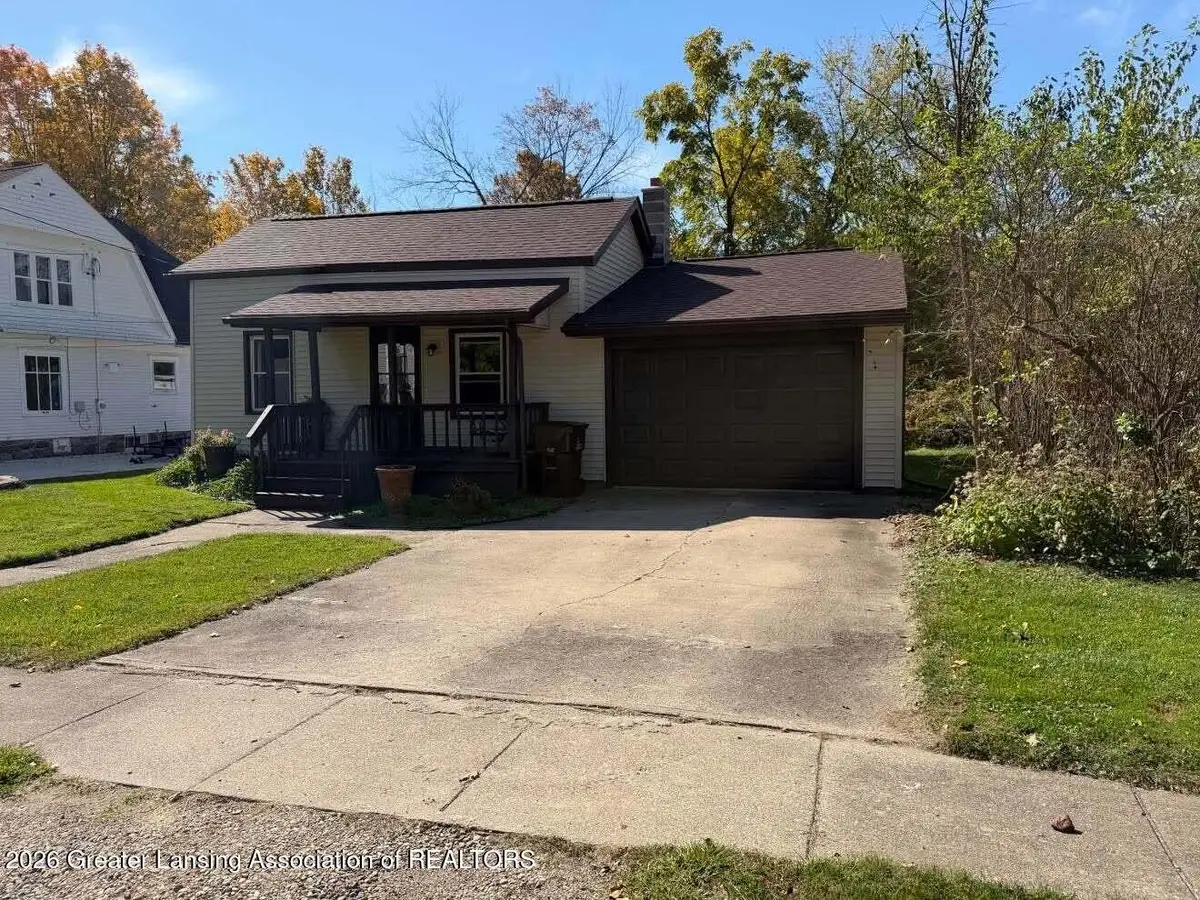 215 W Quincy Street, Dimondale, MI 48821 - #1
