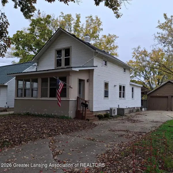 410 W Berry Avenue, Lansing, MI 48910