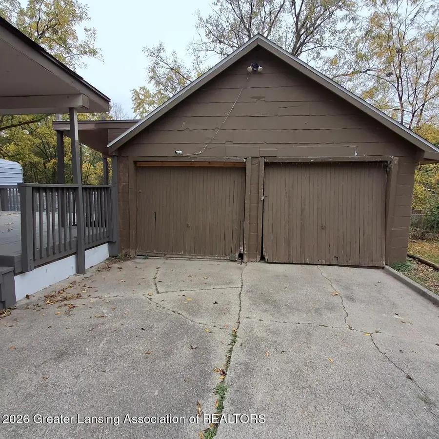 410 W Berry Avenue, Lansing, MI 48910 - #2
