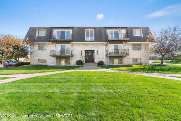 5525 W St Joe Highway #A12, Lansing, MI 48917