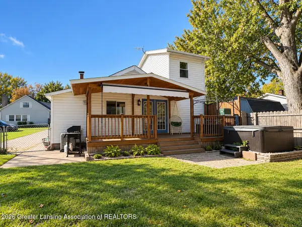 320 Clark Street, Grand Ledge, MI 48837