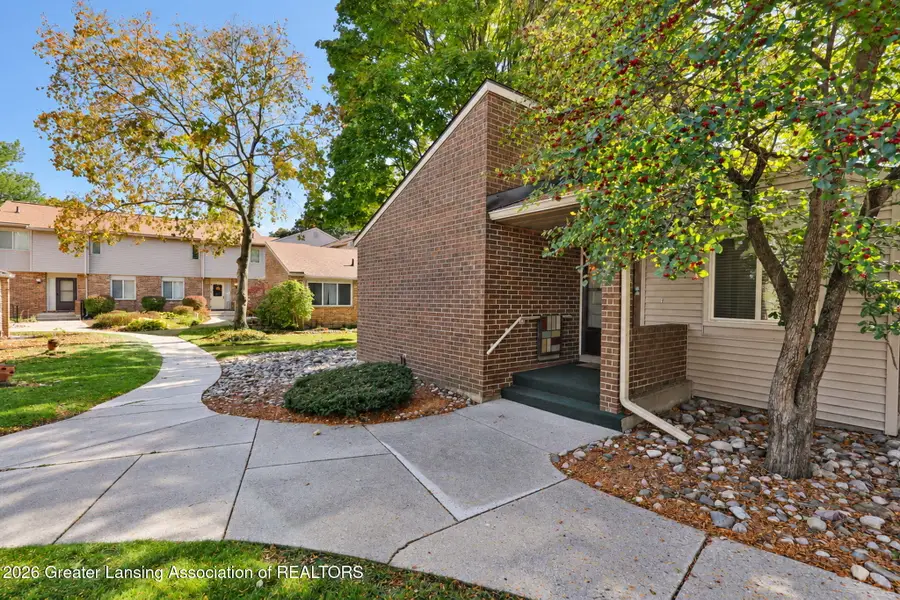 906 Montevideo #A, Lansing, MI 48917 - #2