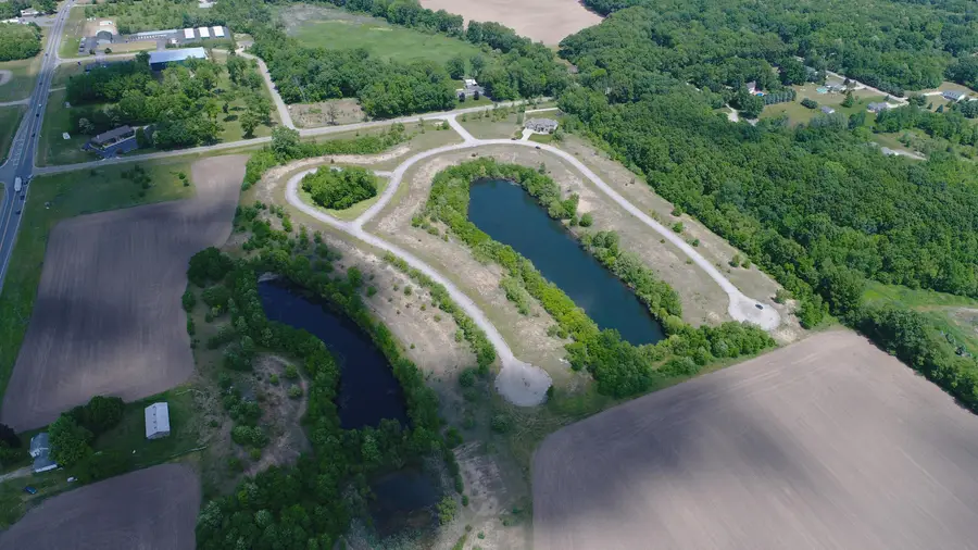 33 Tiffany Drive, Edwardsburg, MI 49112 - Image #2