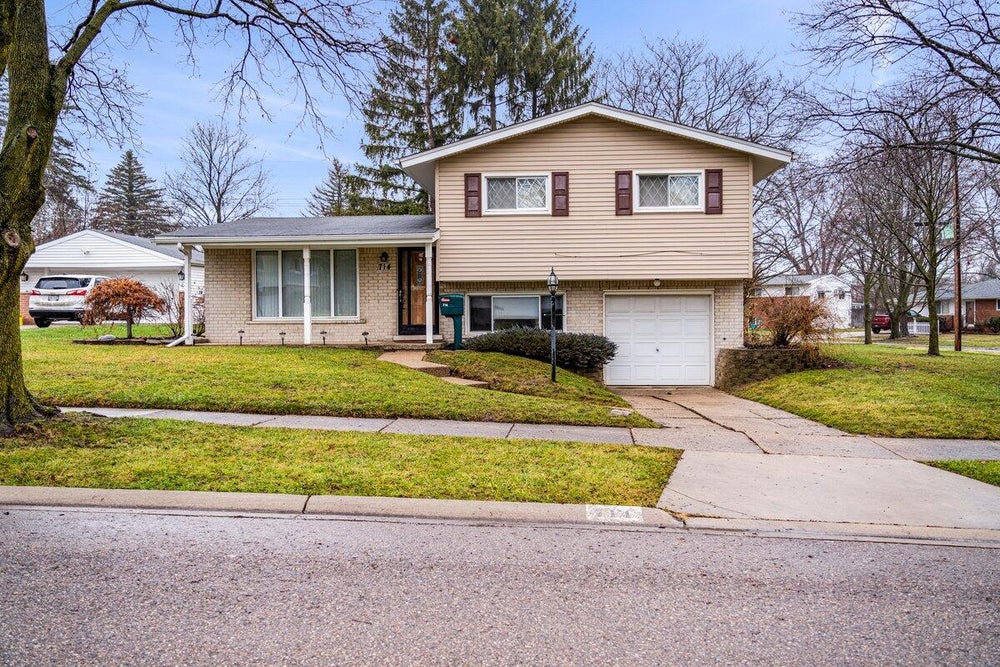 714 Sweetbriar, Milford, MI 48381 ERA