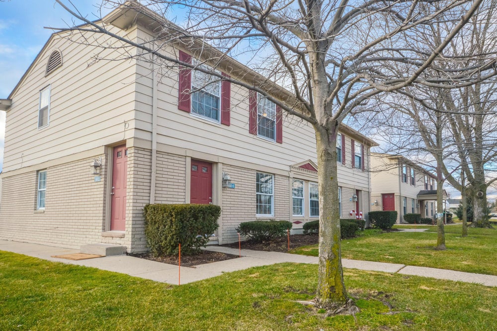 102 Princeton Drive, South Lyon, MI 48178 ERA