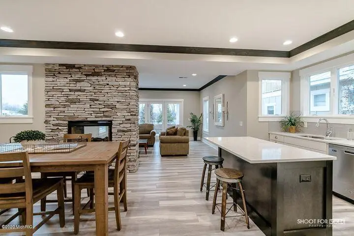 920 W Savidge Street #2, Spring Lake, MI 49456 - Image #3