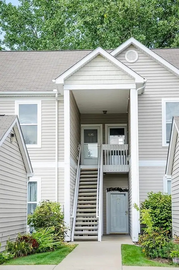 8185 Autumn Woods Trail, Ypsilanti, MI 48198