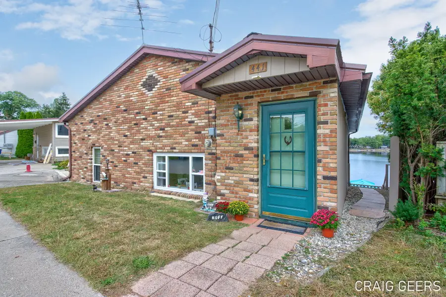 441 S Rock Lake Drive, Vestaburg, MI 48891 - #2