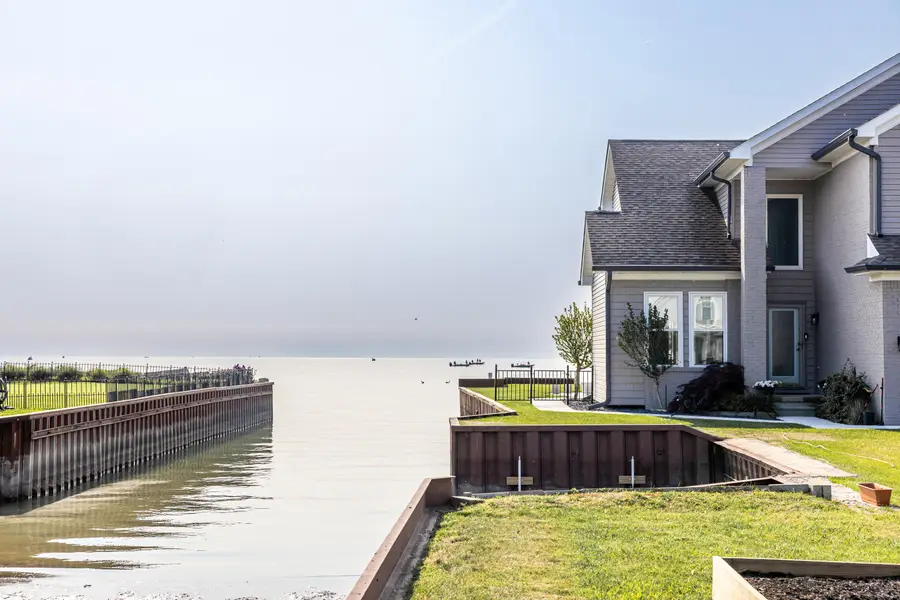 22515 E 10 Mile Road, Saint Clair Shores, MI 48080 - #3