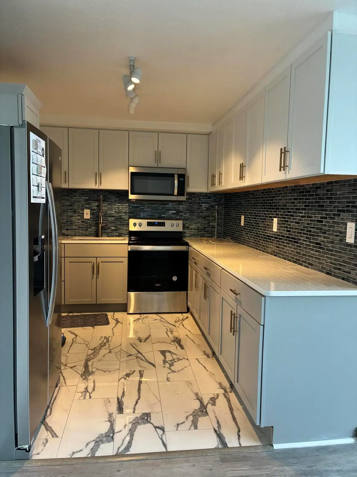 8900 E Jefferson Avenue #632, Detroit, MI 48214 - Image #1