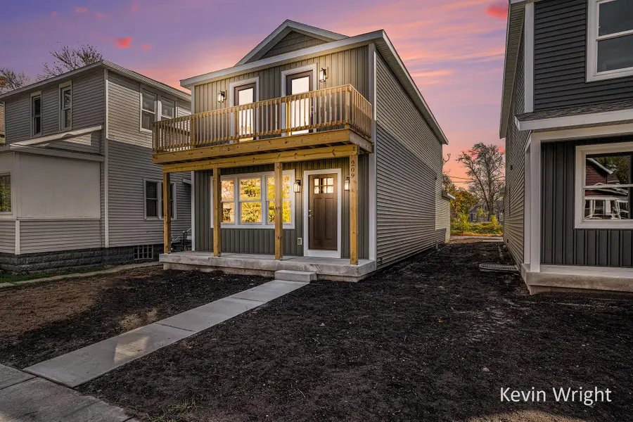 209 Merrill Avenue, Muskegon, MI 49441 - Image #2