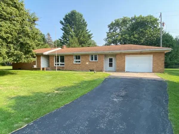 1823 Red Apple Road, Manistee, MI 49660