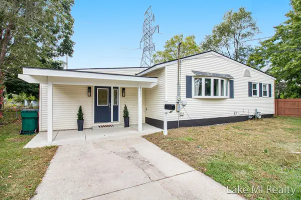 4463 Pinehurst Avenue Sw, Wyoming, MI 49548