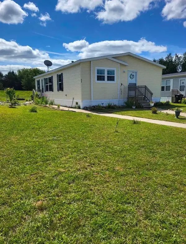 932 Redwood Drive, Hastings, MI 49058