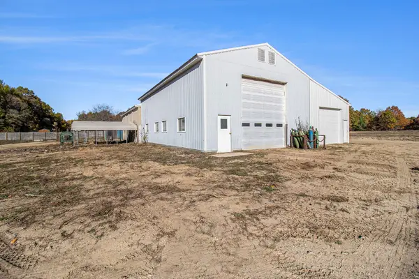 8705 W Oceana Drive, Pentwater, MI 49449