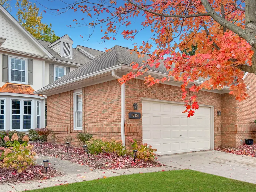 39574 Village Run Drive, Northville, MI 48168 - Image #2
