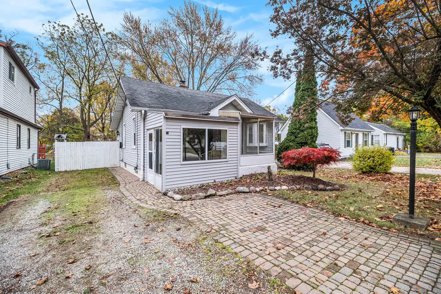 150 Guanonocque Street, Auburn Hills, MI 48326 - Image #2