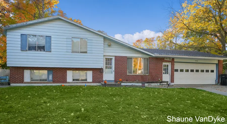 4566 Lantern Court Nw, Comstock Park, MI 49321 - Image #2