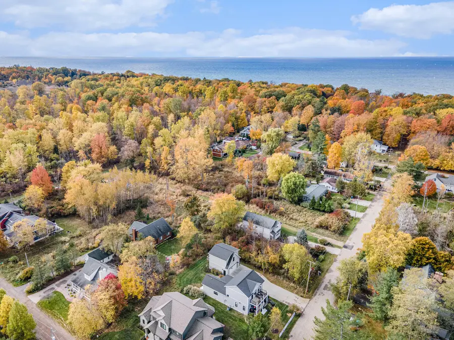 6910 3rd Street, Douglas, MI 49406 - Image #2