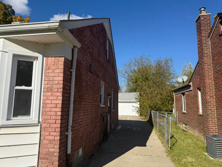 16767 Lincoln Avenue, Eastpointe, MI 48021 - Image #2