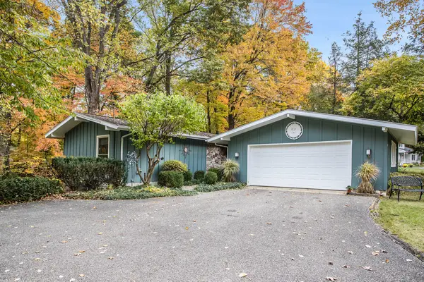 310 Horseshoe Court, Plainwell, MI 49080