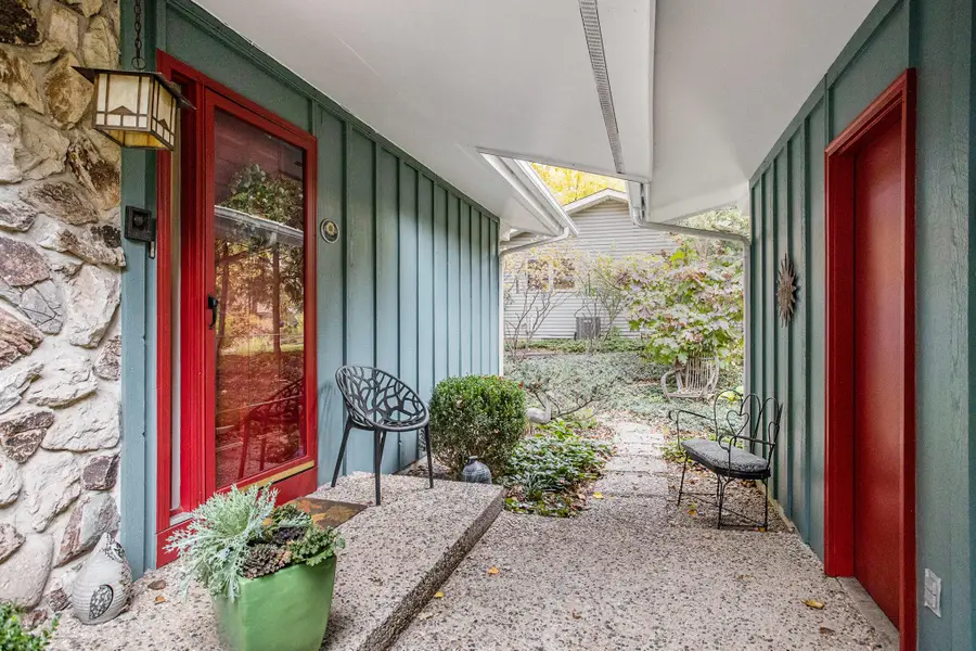 310 Horseshoe Court, Plainwell, MI 49080 - Image #3