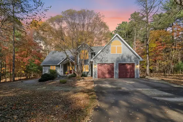 2335 Forest Trail Circle, Fennville, MI 49408