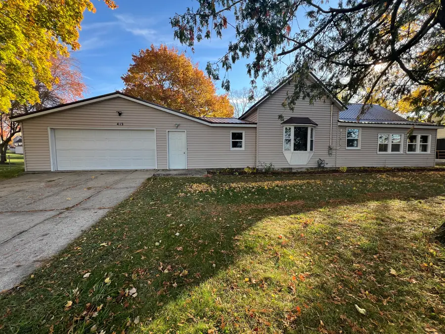 412 N Darling Avenue, Fremont, MI 49412 - Image #2