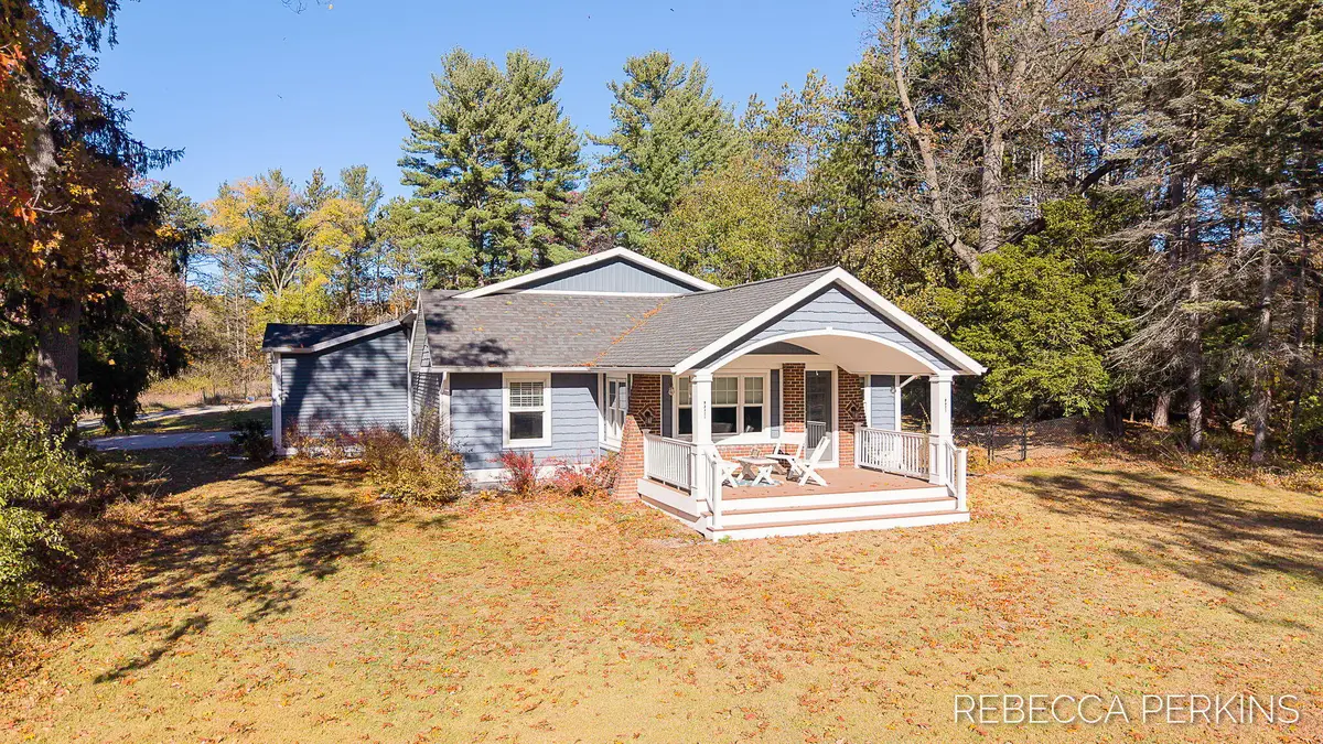 6286 Heights Ravenna Road, Fruitport, MI 49415 - Image #1