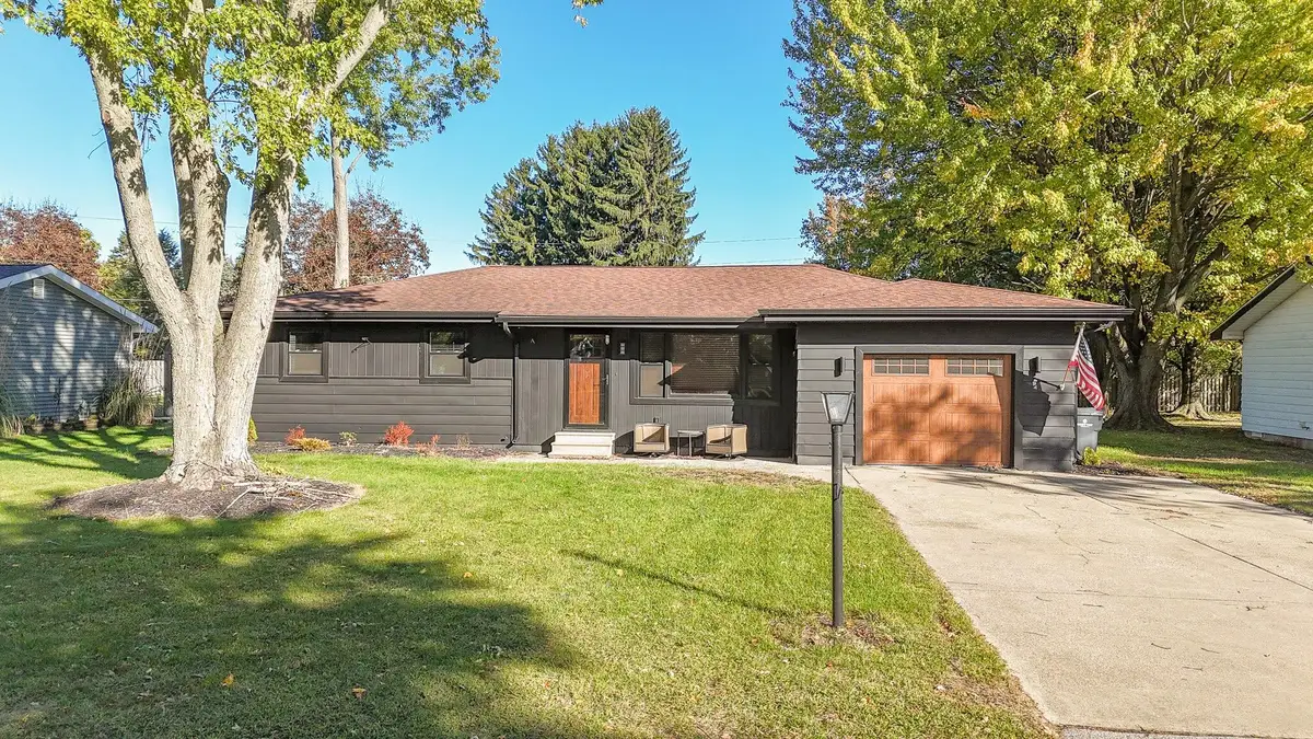 1757 N Sierra Way, Stevensville, MI 49127 - Image #1