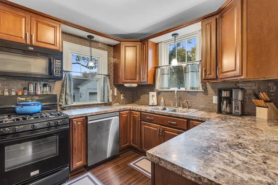 408 N Pleasant Street, Jackson, MI 49202 - Image #3