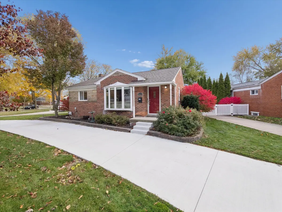 28035 N Clements Circle, Livonia, MI 48150 - Image #1